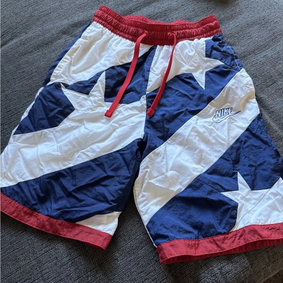 Nike Star Patterned Shorts - Picture 1 of 2